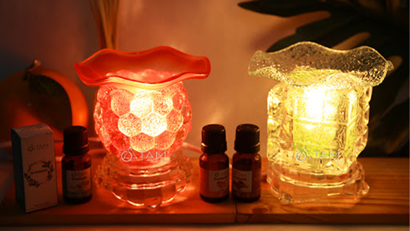 Đèn xông tinh dầu là cách ngăn chặn mùi hôi, ẩm mốc tốt Đèn xông tinh dầu là cách ngăn chặn mùi hôi, ẩm mốc tốt